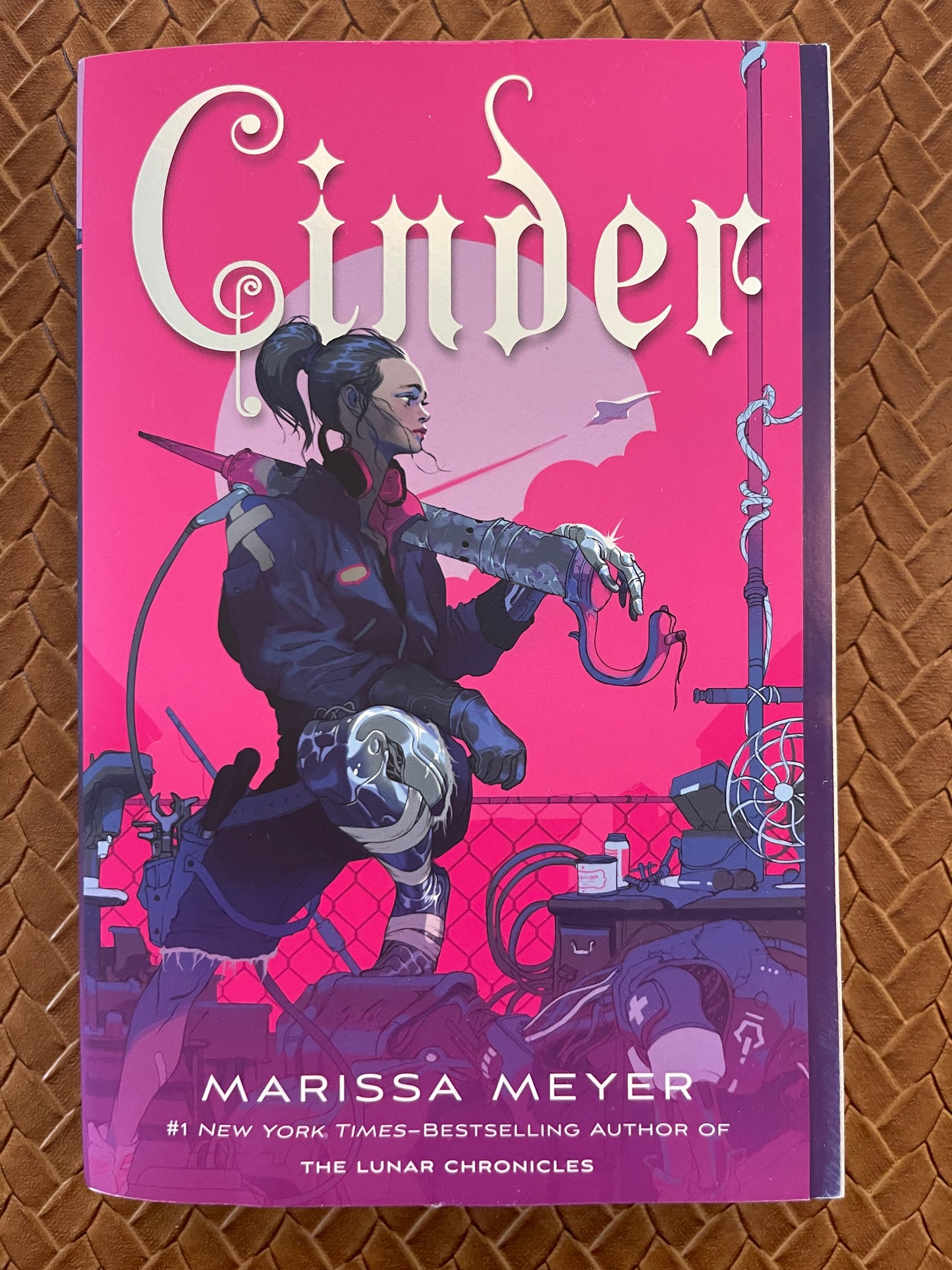 The Lunar Chronicles #1: Cinder by Marissa Meyer (Paperback)