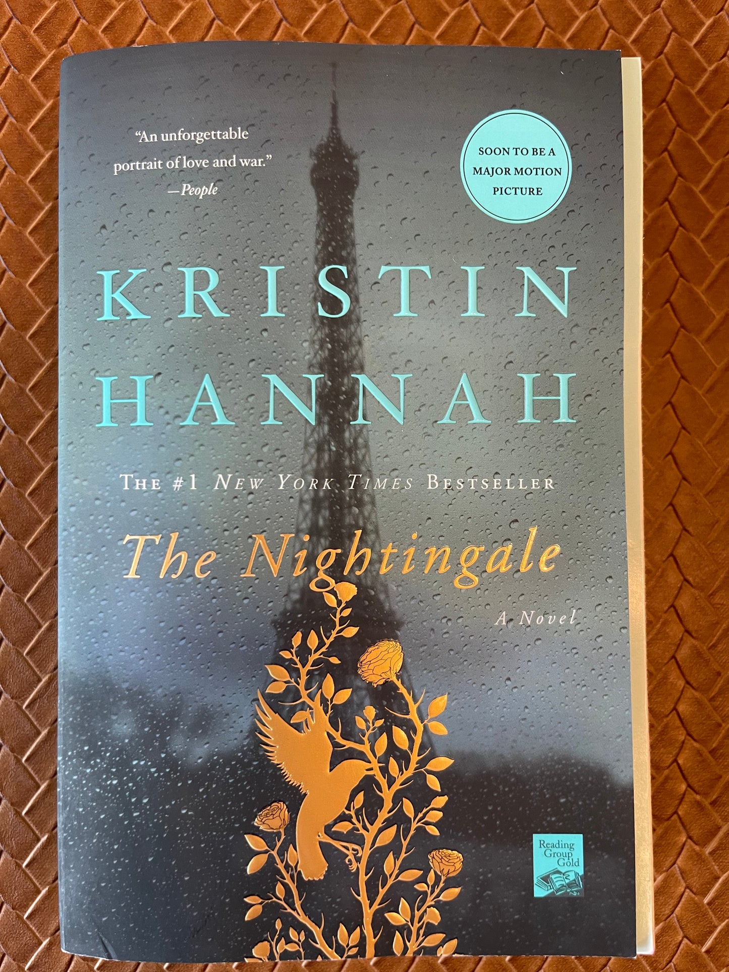 The Nightingale by Kristin Hannah (Paperback)