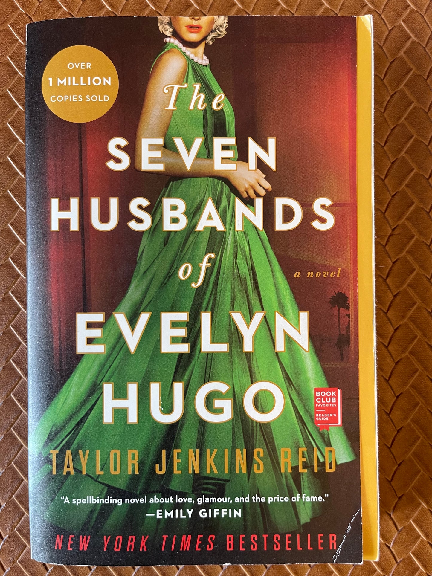 The Seven Husbands of Evelyn Hugo by Taylor Jenkins Reid (Paperback)