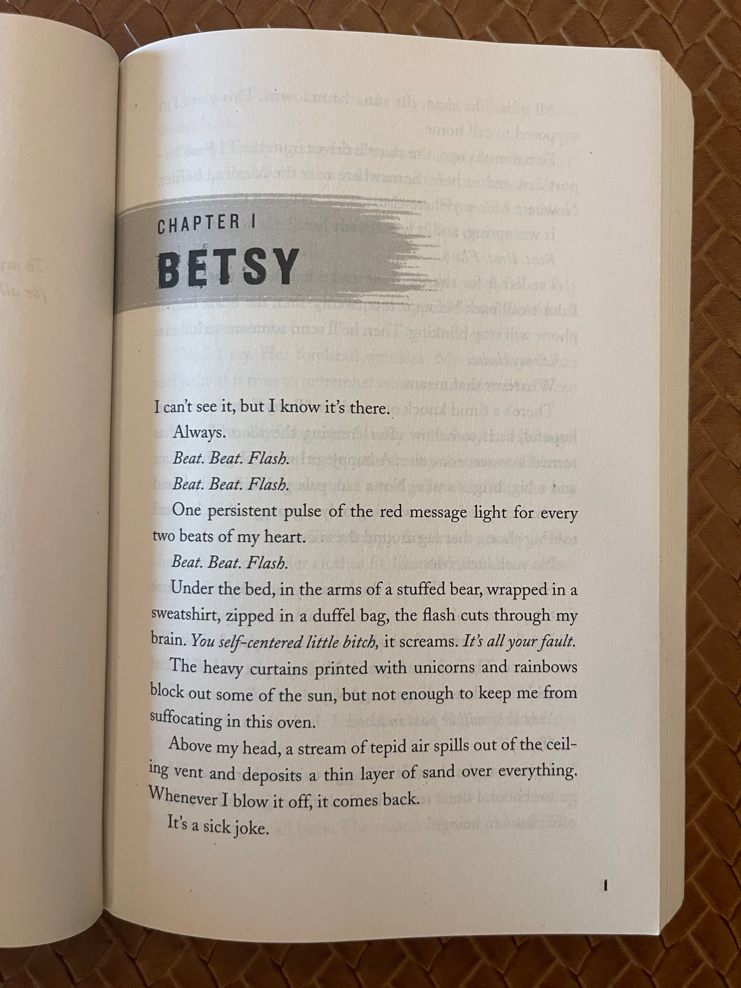 The Truth Beneath the Lies by Amanda Searcy (Paperback)