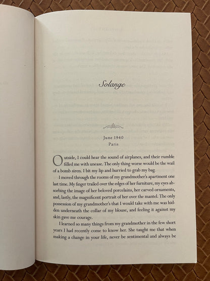 The Velvet Hours by Alyson Richman (Paperback)