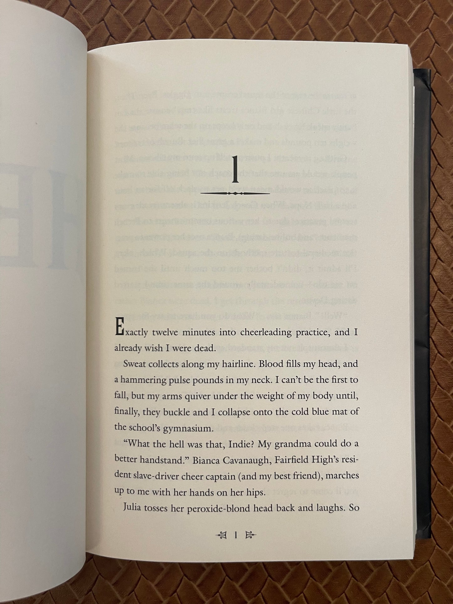 The Witch Hunter #1: Hexed by Michelle Krys (Hardcover)