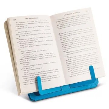 Travel Book Rest