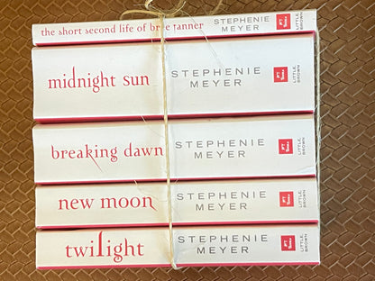 Twilight Series 5 Book Collection (Missing Eclipse) (Paperback)